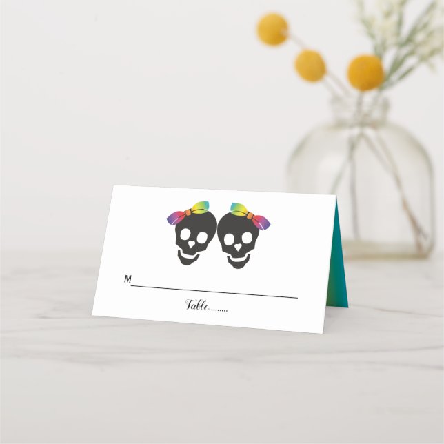 Carte De Placement Deux mariées au crâne et confetti lesbienne mariag (Devant)