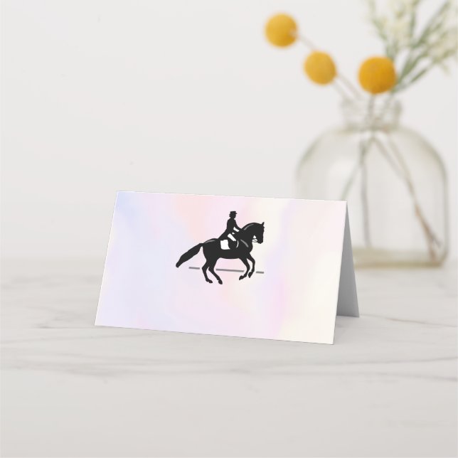 Carte De Placement Elégant cavalier de Dressage sur un Arrière - plan (Devant)