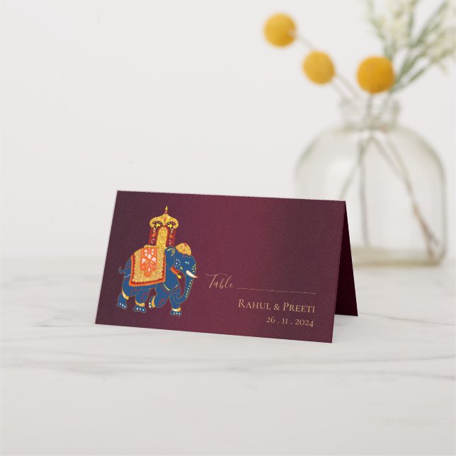 Carte De Placement Élégant Rouge or Indien Mariage de design traditio (Devant)