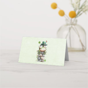 Carte De Placement Grenouille avec chapeau vert et trèfle mignon