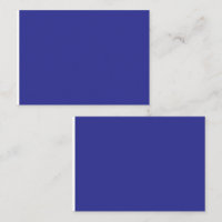 mur bleu avec horloge