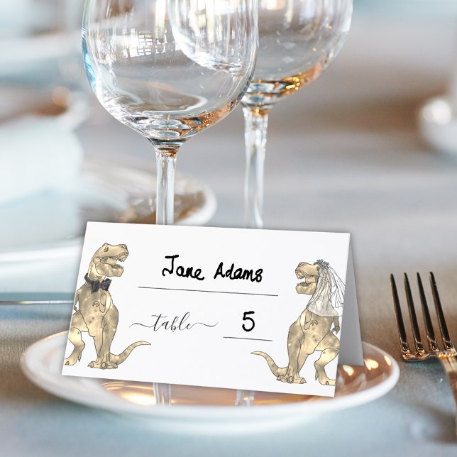 Carte De Placement Numéro de Table de Mariage sur le Thème des Dinosa (Dinosaur theme wedding table number place card elegant modern script funny T-Rex bride and groom)