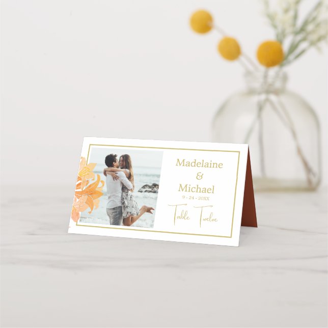 Carte De Placement Photo Burnt Orange Elégant Mariage Numéro de table (Devant)