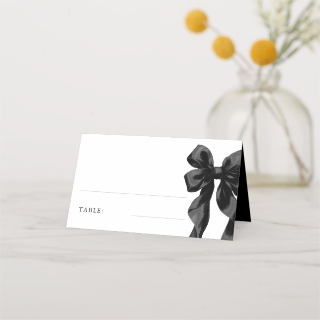Carte De Placement Table de fête prénuptiale avec nœud noir élégant (Devant)