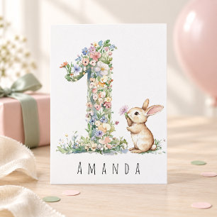 Carte de premier anniversaire avec fleurs et lapin