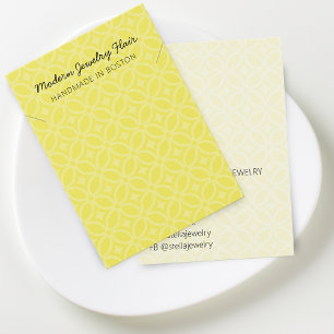 Carte de présentation de collier jaune vif à motif