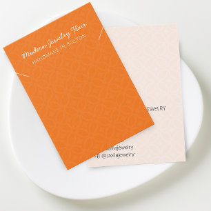 Carte de présentation de collier orange à motif mo