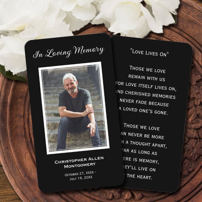 Carte de prière commémorative de la photo funérair (Funeral memorial prayer card features a photo and details on the front, a poem or prayer on back)