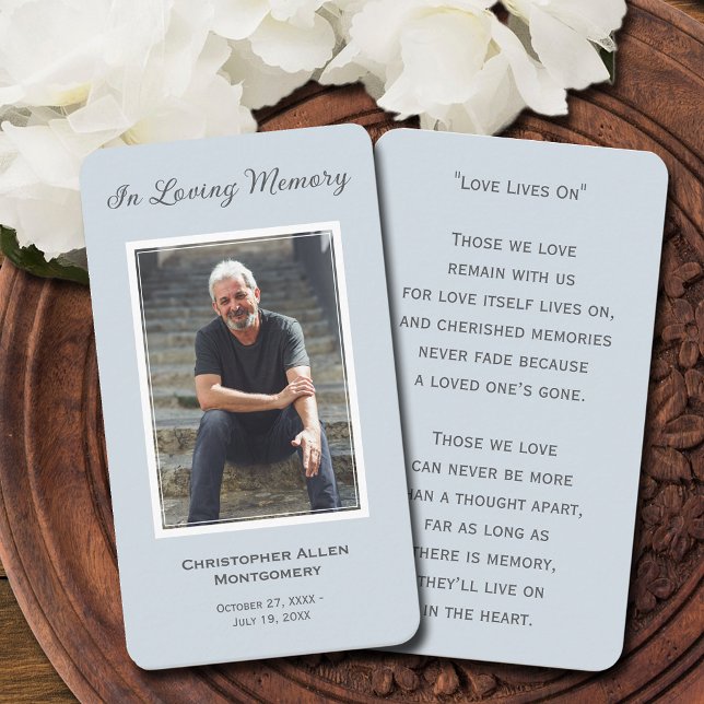 Carte de prière commémorative de la photo funérair (Funeral memorial prayer card features a photo and details on the front, a poem or prayer on back)