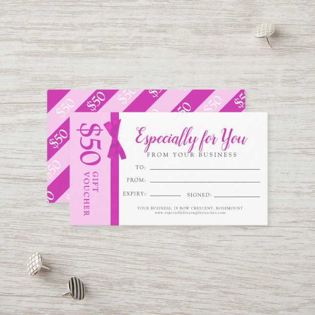 Carte De Réduction : Arc en ruban rose cadeau d'affaires de 50 $ (Devant/Arrière en situation)