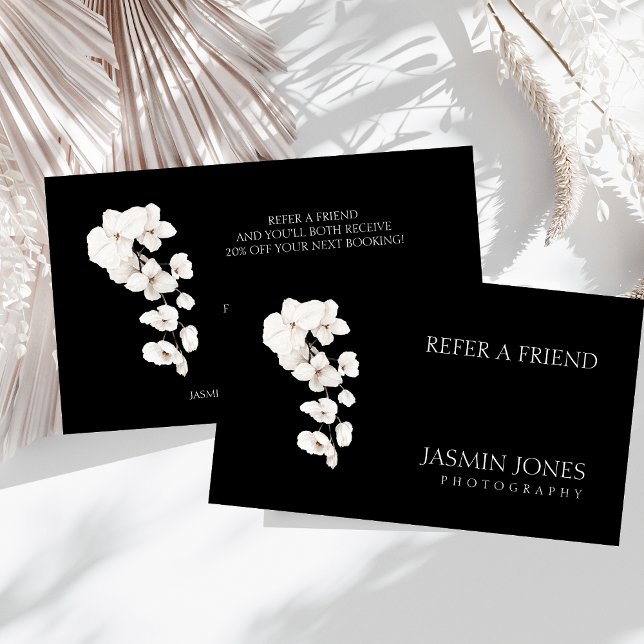 Carte De Référencement Orchidées Blanches Noires Modernes Affaires floral (Modern Black and White QR Code Orchids Flowers Business Referral Card)