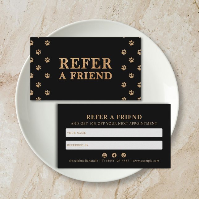 Carte De Référencement Refer A Friend Modern Luxury Pet Care Service  (modern luxury deep black golden paw pet care referral card)