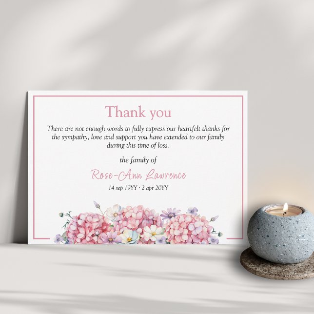 Carte De Remerciements Aquarelle rose hydrangea fleurs d'été funérailles (Funeral thank you card from family with floral botanical details and color frame, pink hydrangea)