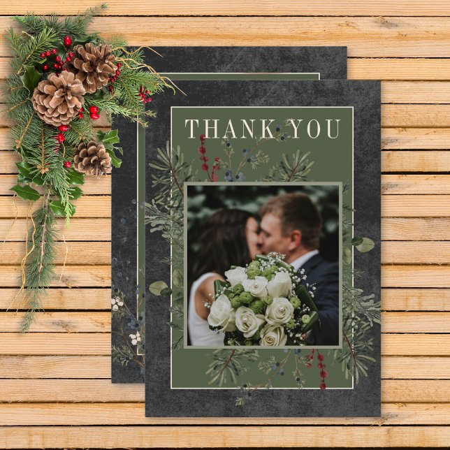 Carte De Remerciements Baies d'hiver rustiques et Mariage noir de pin (Rustic Winter Berries & Pine Black Wedding Thank You Card)