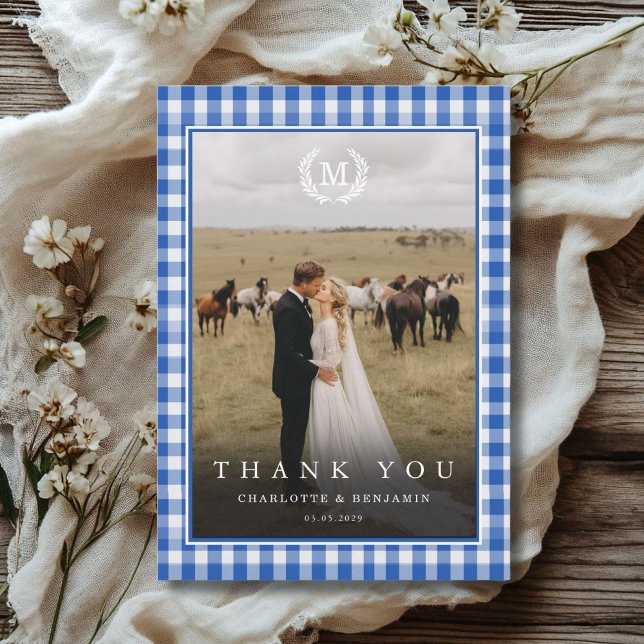 Carte De Remerciements Blason de monogramme à carreaux bleus 2 Photo (Blue Gingham Monogram Crest 2 Photo Thank You Card)