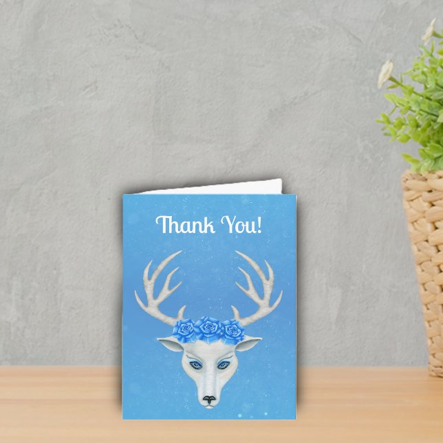 Carte De Remerciements Bleu cerf blanc magique Yeux Rose Antlers (Magical white deer head with blue eyes, roses and antlers on light blue Thank You card.)