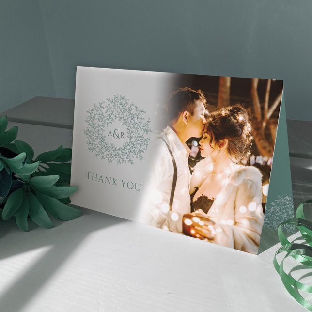 Carte De Remerciements Cercle feuille monogramme vert mariage photos  (Créateur téléchargé)