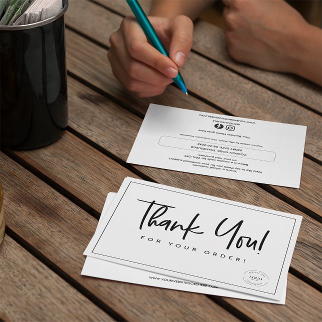 Carte De Remerciements Code coupon personnalisé simple Logo d'entreprise (Thank you for your order. SImple black and white cards with coupon code and social media and website)