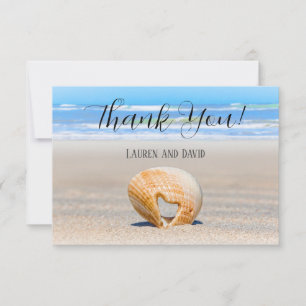 Carte De Remerciements Coquillage avec un Coeur sur le sable à la plage,