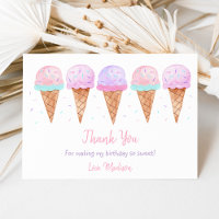 Crème glacée moderne arrose l'anniversaire
