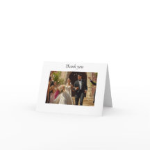 Église feuille de couple hispanique après mariage