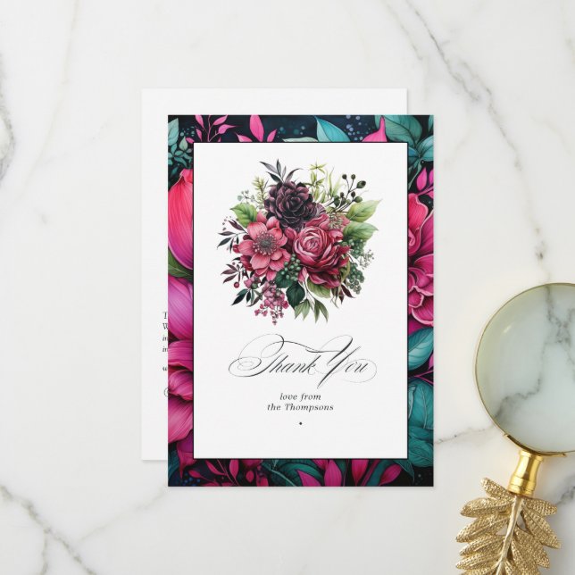Carte De Remerciements Elégant Fuchsia et Emerald Green Floral Bliss (Devant/Arrière en situation)