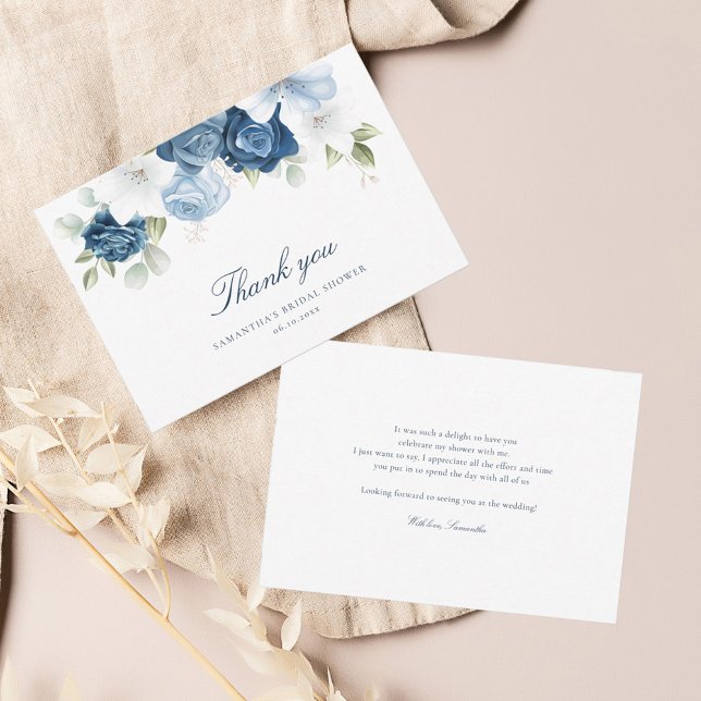 Carte De Remerciements Élégante Baby Shower Bleu Poussiéreux Floral Eucal (Dusty Blue Floral Bridal Shower Thank You Card)