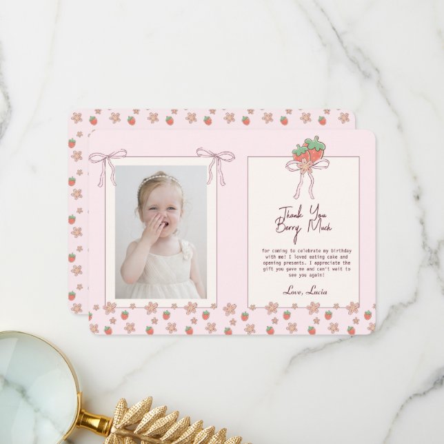 Carte De Remerciements Fraises d'été Ribbon rose (Devant/Arrière en situation)