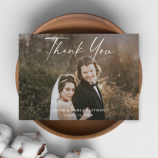 Carte De Remerciements Mariage photo de script moderne (Simple script wedding photo thank you card with modern handwritten typography overlay.)