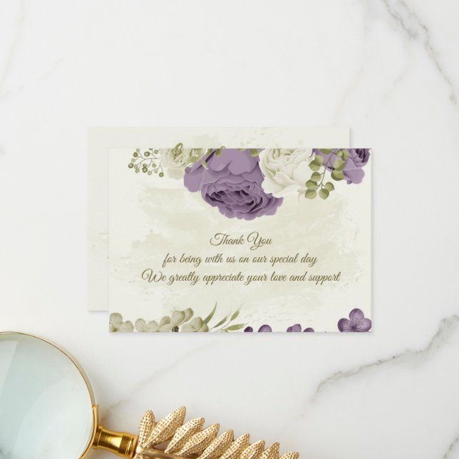 Carte De Remerciements mauve fleurs blanches verdure mariage (Devant/Arrière en situation)