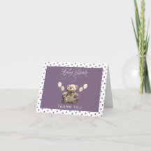 Mignon petit ours avec ballons violet et blanc