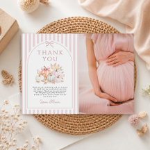 Petite photo de bébé d'automne pour la baby shower