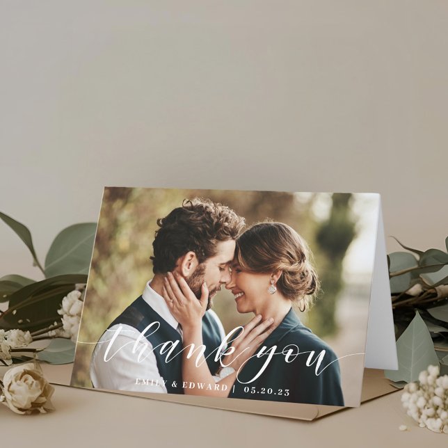 Carte De Remerciements Photo de mariage plié écriture manuscrite moderne (Créateur téléchargé)