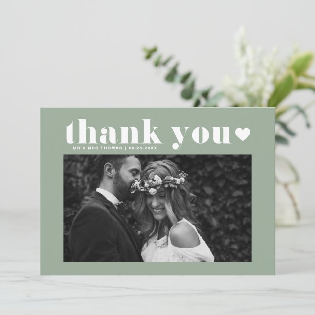 Carte De Remerciements Sage Green Retro Bold Typographie Mariage photo (Debout devant)