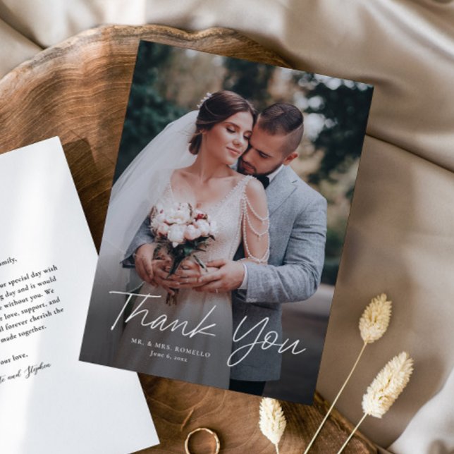 Carte De Remerciements Script moderne Mariage photo simple (Simple handwritten script wedding photo thank you cards.)