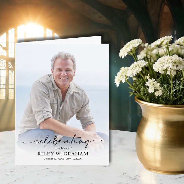 Carte De Remerciements Simple Funeral Photo Folded (Funeral celebration of life folded thank you cards, photo on the front and message printed inside)