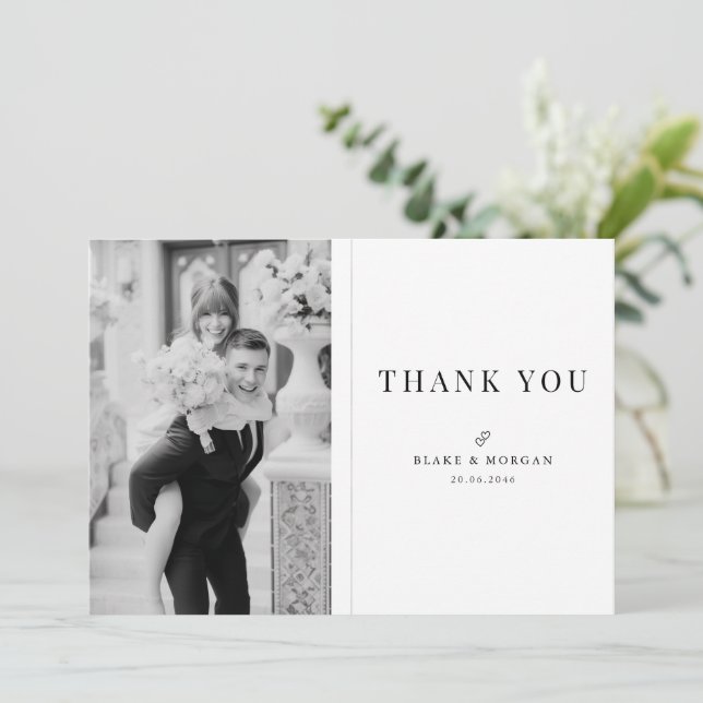 Carte De Remerciements Simple Modern Typography Black and White Wedding (Debout devant)
