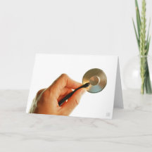 Stéthoscope en main pour une atmosphère d'hôpital.