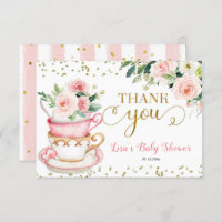 Un bébé est en train de brasser le Baby shower de 