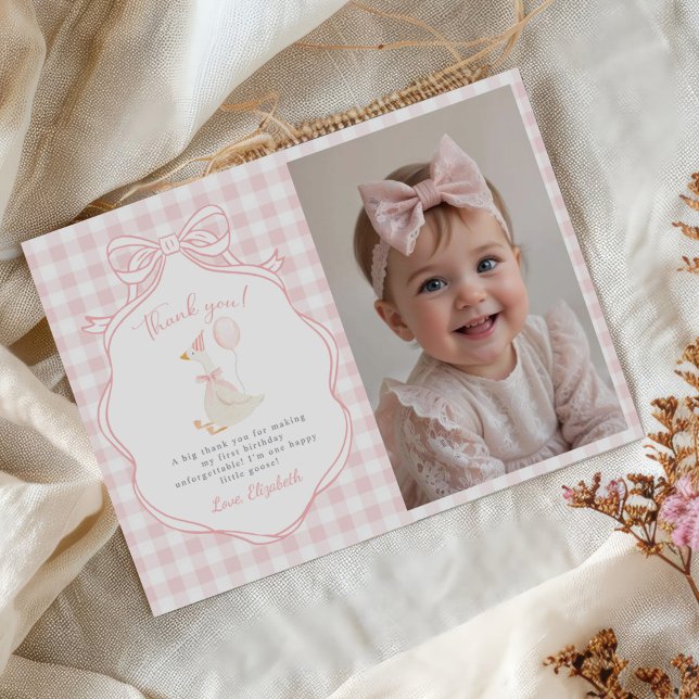 Carte De Remerciements Une petite oie rose Bow première photo d'anniversa (Créateur téléchargé)