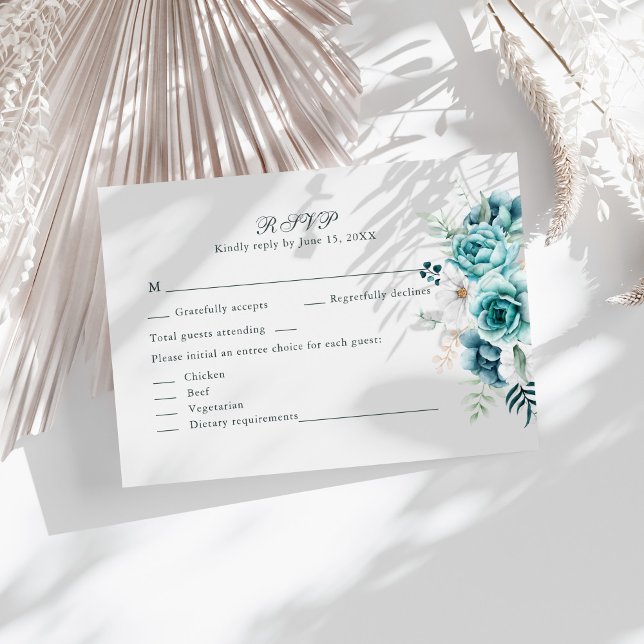 Carte de réponse de mariage botanique à la fleur s (Teal and Off-White Wildflowers Wedding RSVP Card on a sunny table with boho neutral dry botanicals)