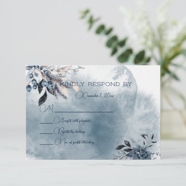Carte de réponse du Mariage Blue Winterberries (Debout devant)