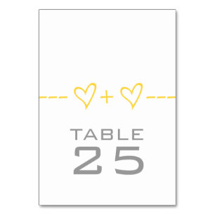 Carte de table d'équation du coeur jaune