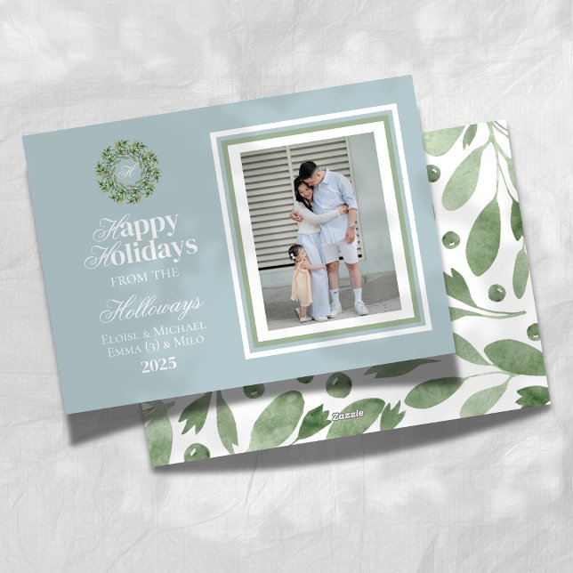 Carte de vacances plate avec photo et monogramme e (Celebrate the holiday season with this elegant blue and green holiday card!)