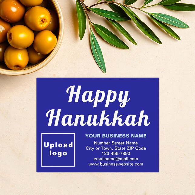 Carte de vacances pour petits appartements bleus d (Business brand with Hanukkah greeting on blue flat holiday card)