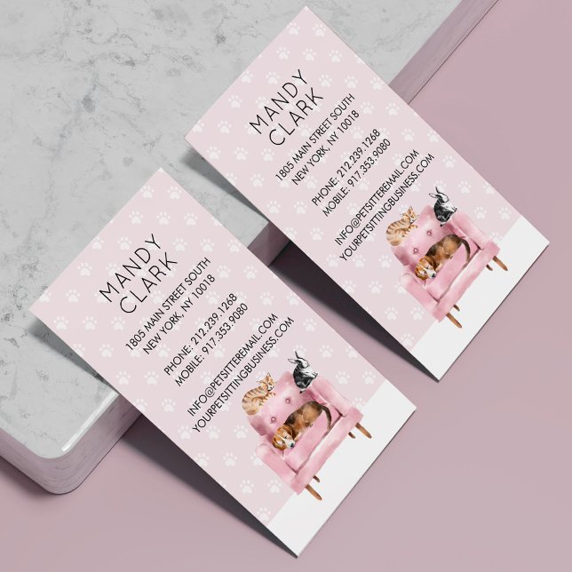 Carte De Visite Accueil Animaux assis | Chien et chat dormant sur  (Home Pet Sitting | Dog & Cat Sleeping on Pink Sofa Business Card)