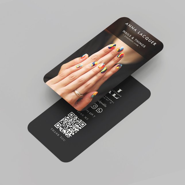 Carte De Visite Artiste de clou moderne Beauté Salon Manicure QR (Modern Nail Artist Beauty Salon Manicure QR Business Card
)