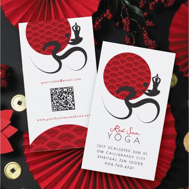 Carte De Visite Asiatique Red Sun Yoga & Moderne Zen Calligraphie  (Scalloped Red Sun Yoga Spiritual Indian Meditation Om Aum Modern Calligraphy Symbol @ fatfatin)