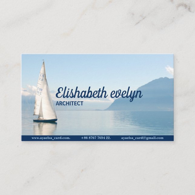 Carte De Visite Bateau à voile blanc sur l'eau (Devant)
