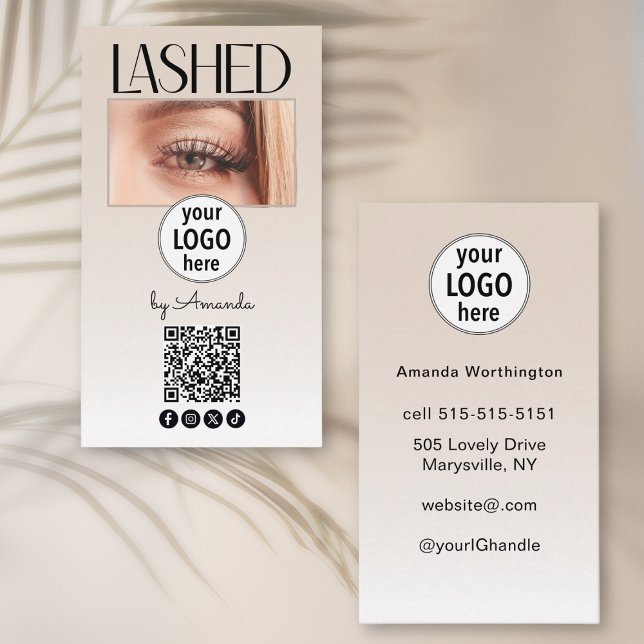 Carte De Visite Beige Blush Lashed Logo QR Code Social (Créateur téléchargé)